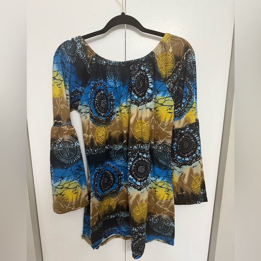 Women’s XL long-sleeve blouse